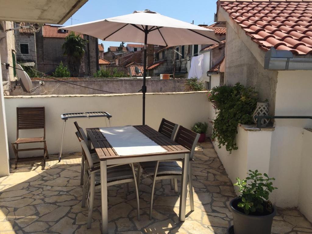 Apartment Elena Rooms Split Bagian luar foto