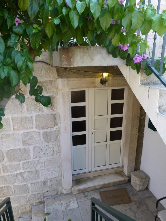 Apartment Elena Rooms Split Bagian luar foto