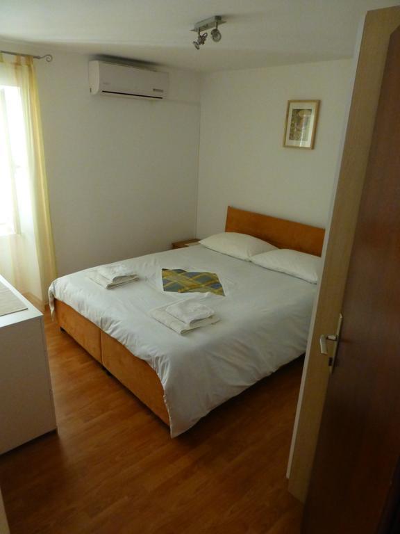 Apartment Elena Rooms Split Bagian luar foto